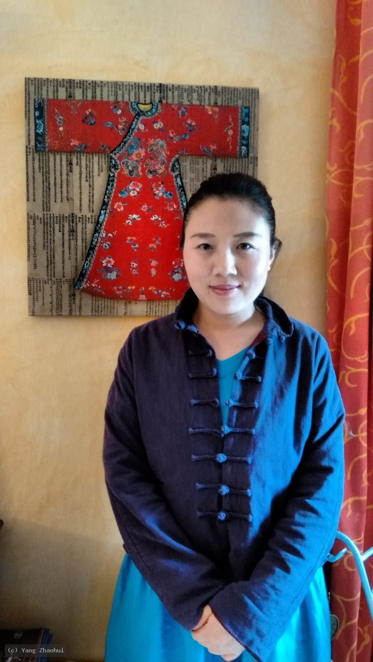 Artist Yang Zhaohui, Artist Zhaohui Yang, Artist Zhao hui Yang, Yang Zhaohui artwork, China contemporary art, original artwork, original painting, Chinese robe, still life, oil painting, acrylic paint