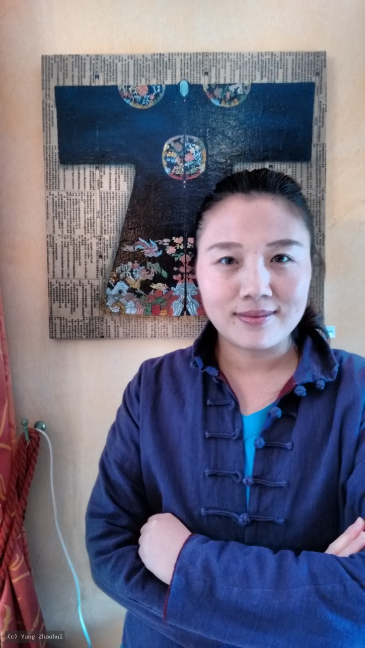 Artist Yang Zhaohui, Artist Zhaohui Yang, Artist Zhao hui Yang, Yang Zhaohui artwork, China contemporary art, original artwork, original painting, Chinese robe, still life, oil painting, acrylic paint